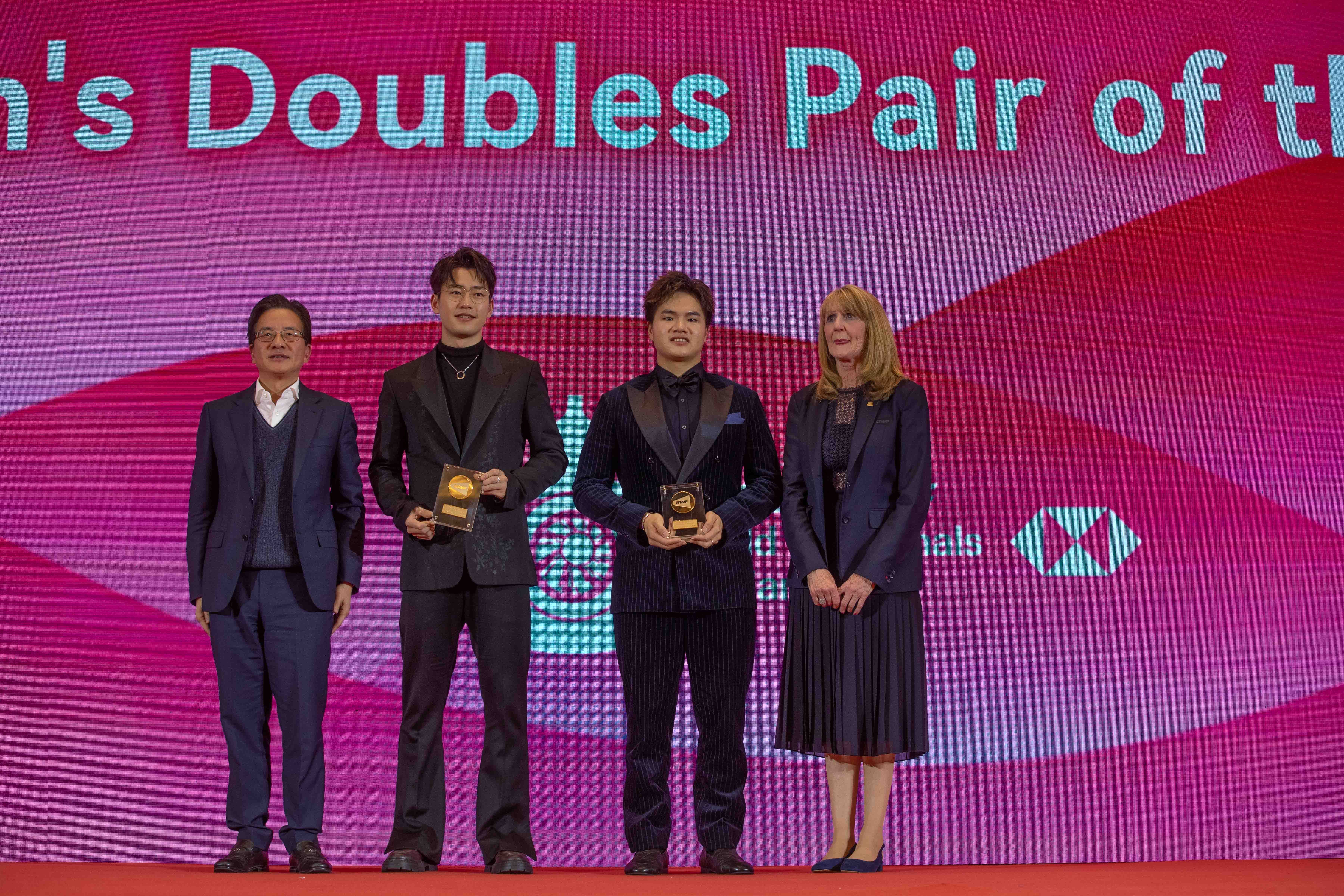 国羽斩获多项年度最佳 2024羽坛颁奖礼揭晓荣耀时