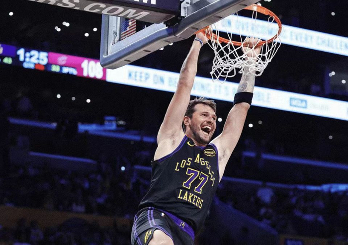 东契奇42分12助攻创历史纪录，多场关键球员闪耀