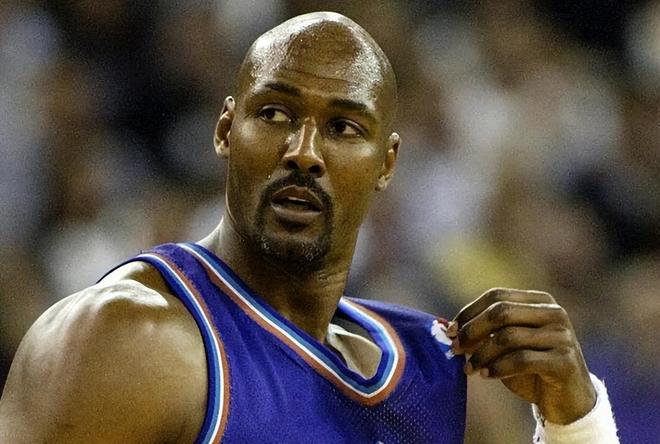 勒布朗·詹姆斯追平历史19次季后赛纪录，马龙与