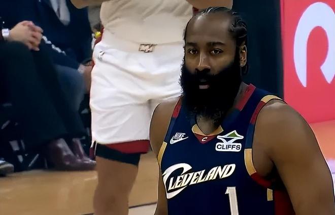 阿伦复出助骑士大胜热火 双塔体系成季后赛关键