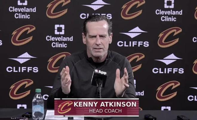 阿伦复出助骑士大胜热火 双塔体系成季后赛关键