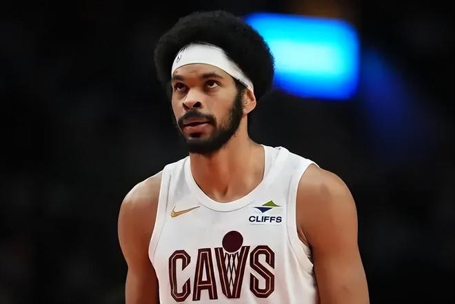 阿伦复出助骑士大胜热火 双塔体系成季后赛关键